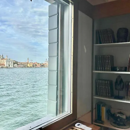 - Strepitoso Giudecca Διαμέρισμα Βενετία