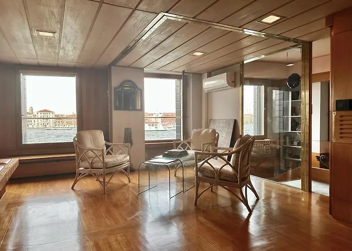 - Strepitoso Giudecca *