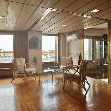 - Strepitoso Giudecca Apartment Venice